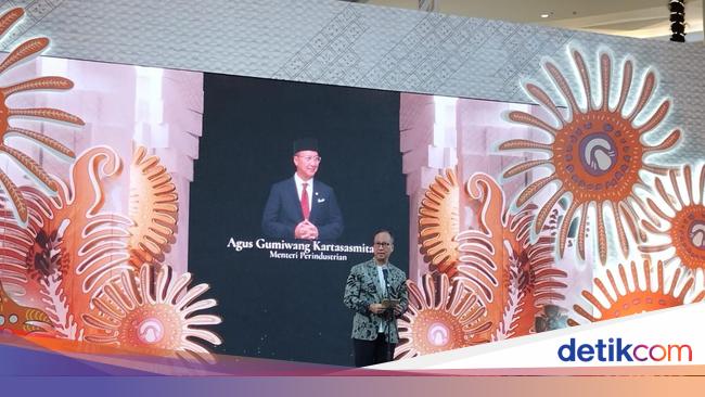 Menperin Ungkap Penyebab Ekspor Pakaian dan Batik RI Masih Lesu