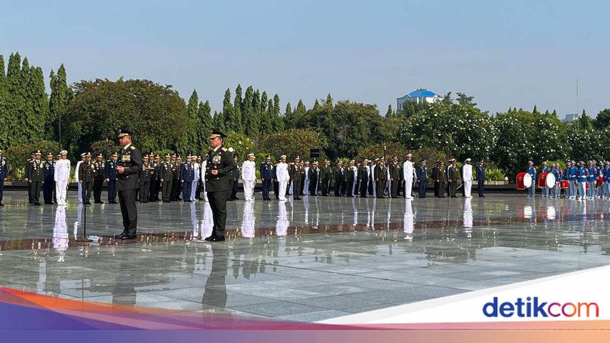 Panglima Pimpin Ziarah di TMP Kalibata Jelang HUT Ke-79 TNI