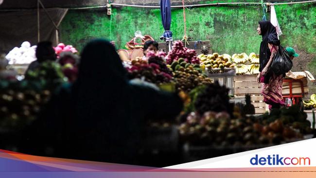 Deflasi Mei: Harga BBM-Cabai Turun, tapi Kenapa Masyarakat Malah Makin Susah?