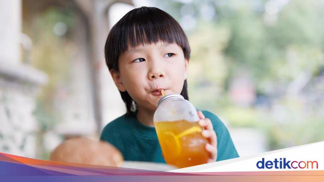 Catat Moms, Ini Alasan Anak Tak Dianjurkan Minum Teh setelah Makan