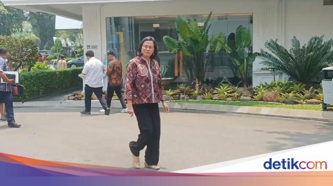 Merapat ke Istana , Sri Mulyani Temui Jokowi buat Bahas APBN