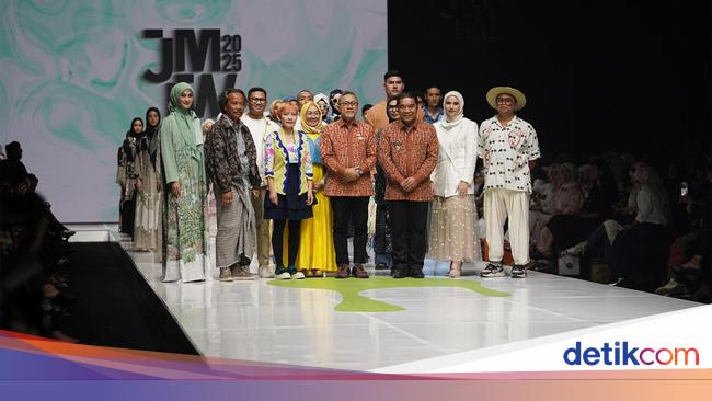 Zulhas Sebut Ajang JMFW Momen RI Jadi Pusat Modest Fashion Dunia
