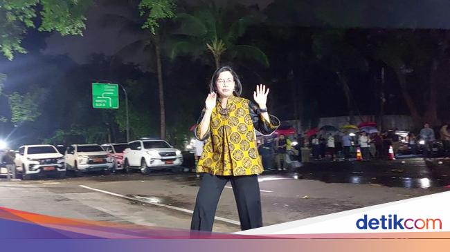 Respons Sri Mulyani Usai Diminta Prabowo Jadi Menteri Keuangan Lagi