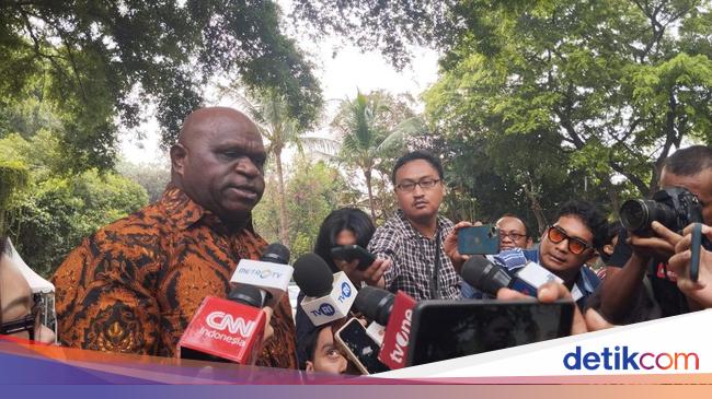 Natalius Pigai Jelaskan Alasan Ingin Anggaran Kementerian HAM Rp 20 T