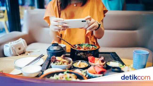 Ini 4 Hal Tak Sopan yang Sering Dilakukan Food Vlogger