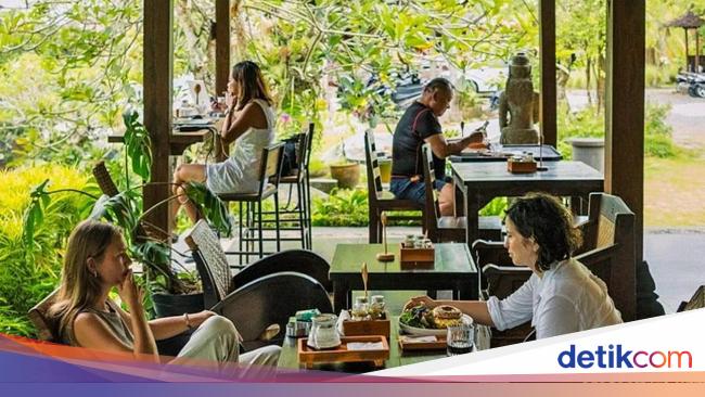 Little Spoon, Kafe Unik yang Menyajikan Menu Serba Organik di Pantai Nyanyi