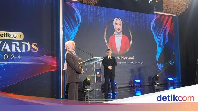 Pertamina-Nicke Widyawati Dapat Penghargaan detikcom Awards 2024