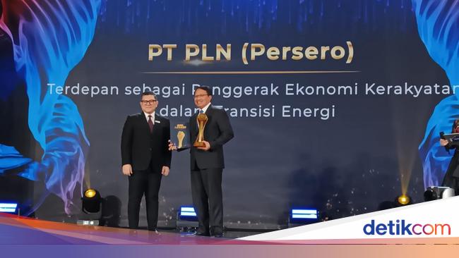 PLN Sabet Penghargaan Penggerak Ekonomi Kerakyatan dalam Transisi Energi