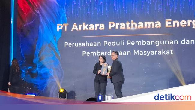 Arkara Prathama Energi Raih Penghargaan di detikcom Awards 2024