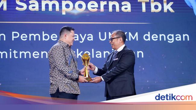 Sokong UMKM Naik Kelas, Sampoerna Raih detikcom Awards 2024