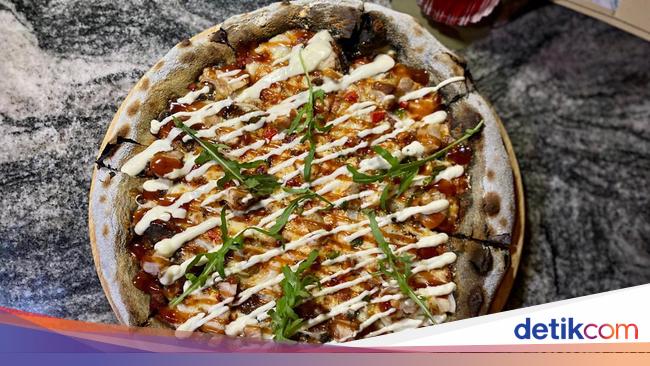 FELLA : Gurihnya BBQ Pizza Buatan Restoran Italia Modern di Bandung