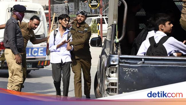 Protes Dugaan Pemerkosaan, Ratusan Mahasiswa Pakistan Ditangkap Polisi