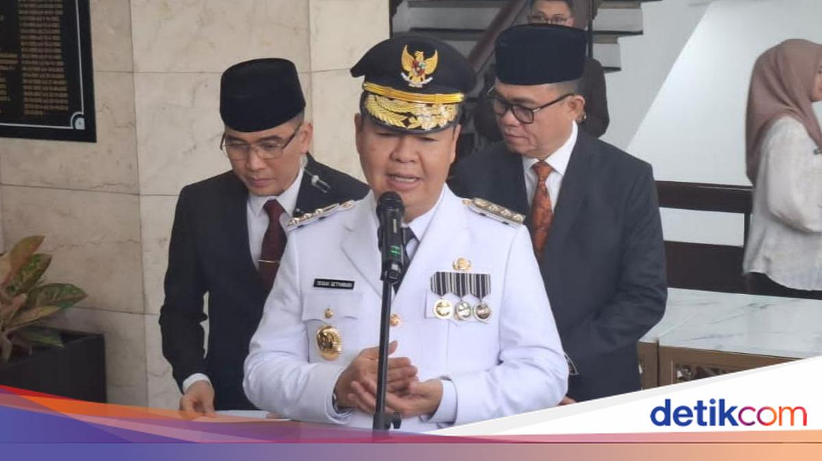 Pj Gubernur Teguh Temani Gibran Tinjau Proyek MRT Monas