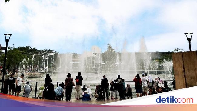 Menikmati Wisata Taman Modern nan Cantik Seluas 2,9 Hektar di Bandung