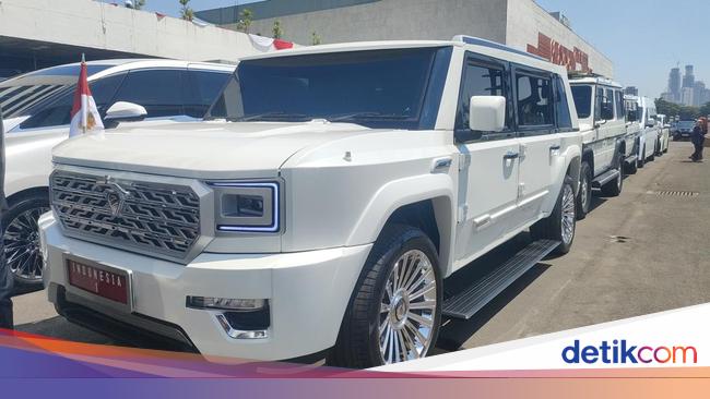 Penampakan Mobil Putih 'Indonesia 1' yang Bakal Ditumpangi Prabowo ke Istana