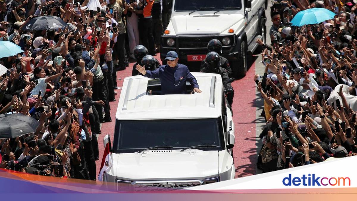 Prabowo Minta Pindad Bikin Mobil Presiden Khusus buat Sapa Rakyat