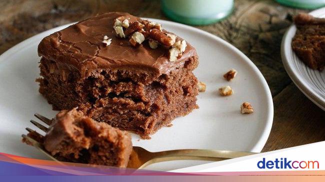 5 Pengunjung Ini Kesal Kena Biaya Tambahan Saat Bawa Kue ke Restoran