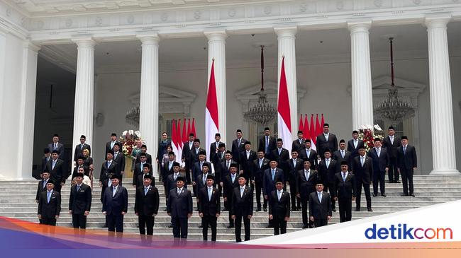 Ini Foto Prabowo-Gibran Bersama Menteri Kabinet Merah Putih di Istana