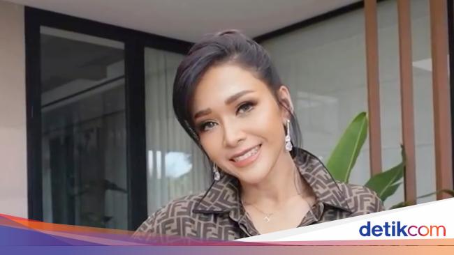 Maia Estianty Pastikan Pulang ke Indonesia saat Al Ghazali Nikah