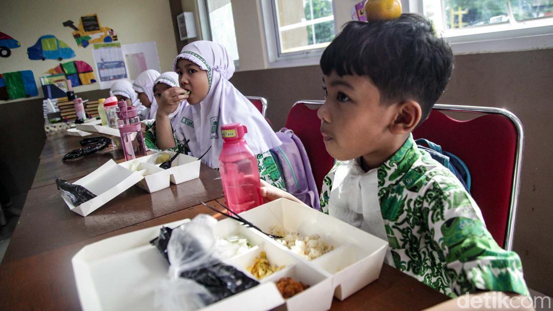 Terungkap! Ini Jadwal Pembagian Makan Bergizi Gratis Buat Anak PAUD-SMA