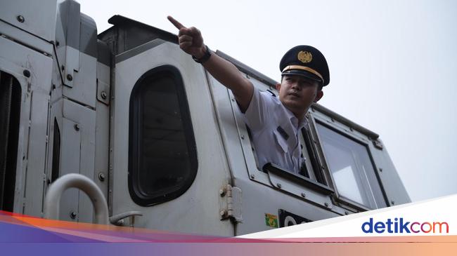 Cerita Tentang Masinis Jepang di Balik Budaya \'Tunjuk-Sebut\' KAI