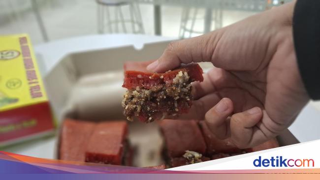 Jajan Martabak hingga Sate Kulit Telur di Jalan Sabang