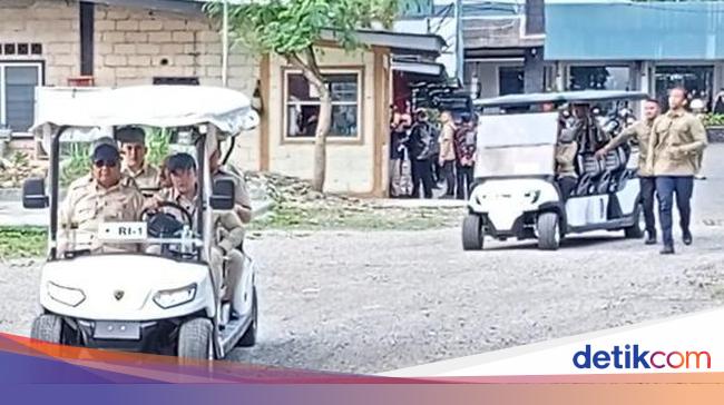 Prabowo Cek \'Markas\' Pelayanan Makan Bergizi di Magelang