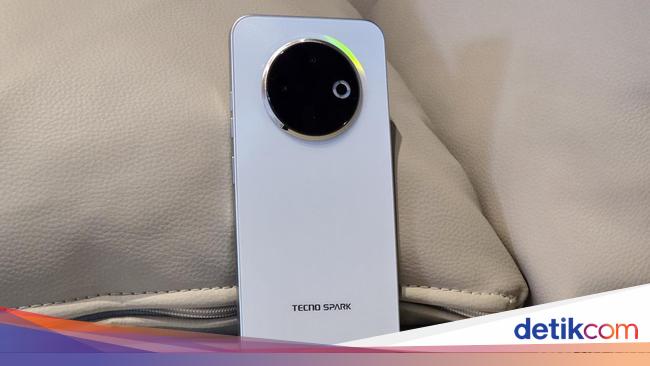 Unboxing Tecno Spark 30C, HP Sejutaan Tahan Banting