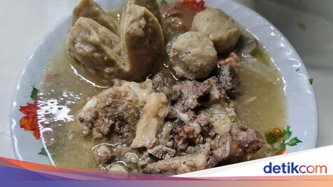 5 Tempat Makan Bakso 'Nyempil' dalam Gang yang Terkenal Enak