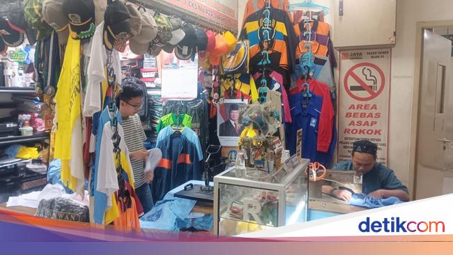 Pedagang Atribut Kampanye Teriak: Dulu Bisa Beli Sawah, Kini Makan Saja Susah