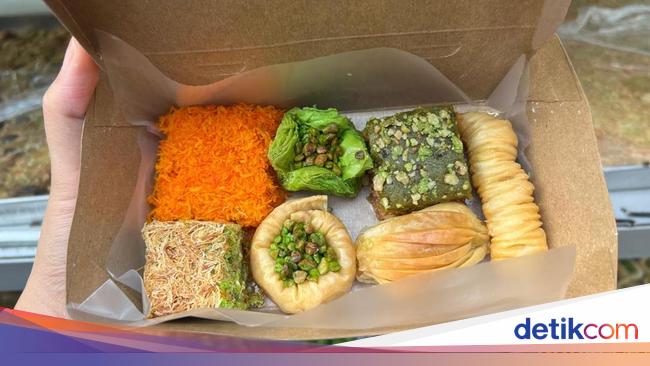 Cicip Baklava Kaki Lima Viral di Kalibata, Harga Mulai Rp 5 Ribu!