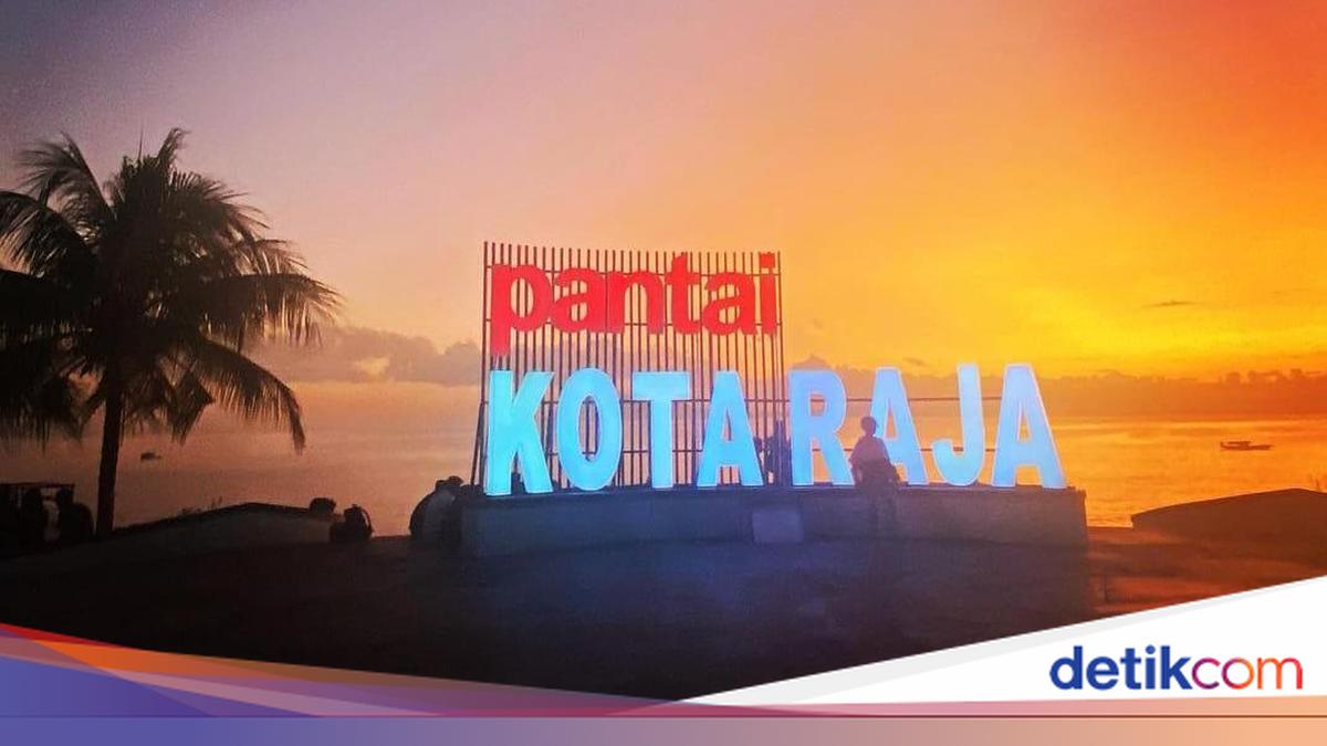 Menikmati Keindahan Sunset di Pantai Kota Raja Ende