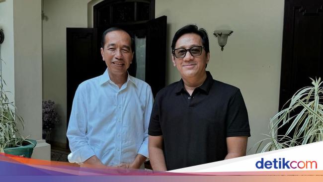 Andre Taulany and Desta visit Jokowi’s House in Solo