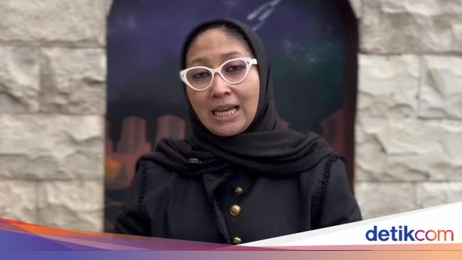 Ning Eva Ponpes Al Falah Kediri Ajak Warga Jatim Pilih Risma-Gus Hans