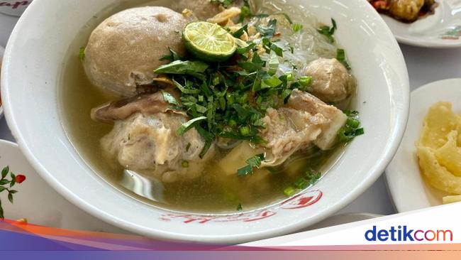 Bakso Tjap Haji : Mencicipi Bakso Viral di Bandung yang Ada Sejak 1966