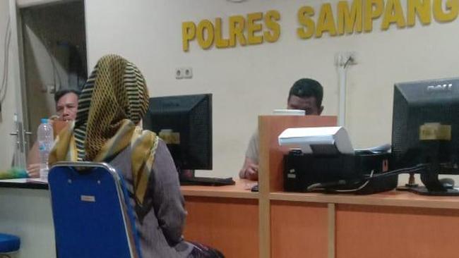 Perempuan di Sampang Polisikan Emak-emak Usai Dituduh Pelakor dan Dikeroyok