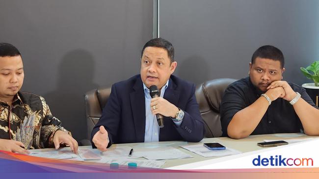 Balas Hotman, Pengacara Ogah Kasus Tom Lembong Disamakan dengan Nadiem