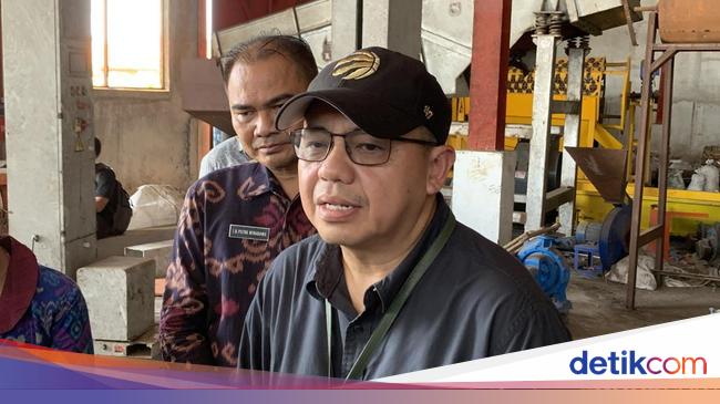 KLH Evaluasi Teknologi Pengolahan Sampah di TPST Kertalangu