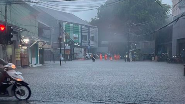 Jalan Fatmawati Jaksel juga Sempet Tergenang, Lalin Macet Kedua Arah