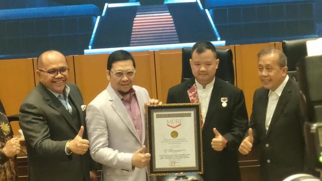 Komisi II DPR Raih Rekor MURI Terbanyak Selesaikan 160 UU Periode 2019-2024