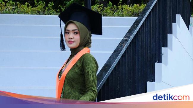 Lapangan Banteng Jadi Spot Foto Wisuda Favorit di Jakarta