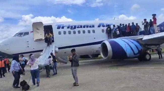 Trigana Air Percikkan Api di Sentani, Kemenhub Pastikan Tak Ada Korban Jiwa