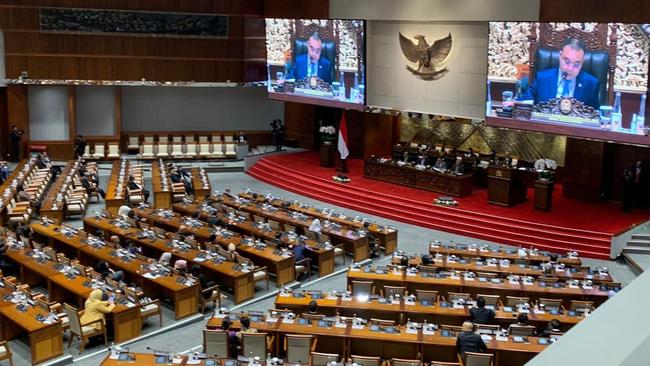 292 Anggota DPR Hadiri Rapat Paripurna Naturalisasi Kevin Diks dkk