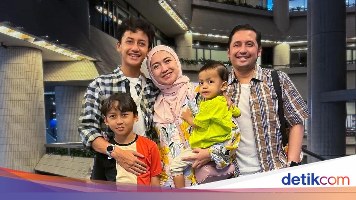 Cara Unik Keluarga Umar Syarief Khatam Al-Qur'an Bareng Lewat Grup WA