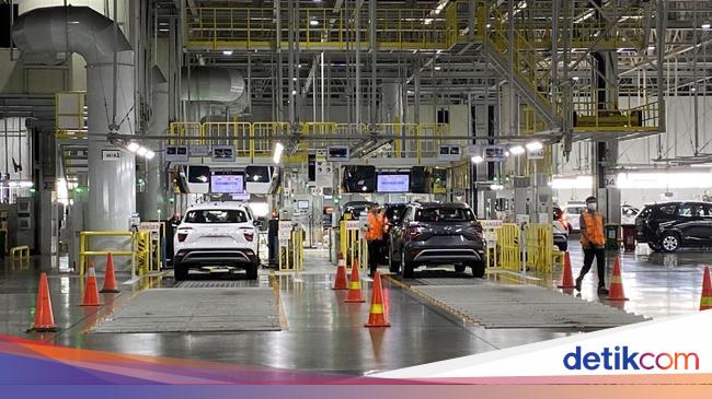 Beratnya Industri Mobil di RI: Penjualan Lesu, Karyawan Tuntut UMR Naik