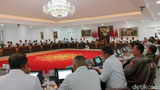 Prabowo Gelar Sidang Kabinet Paripurna, Para Menteri Kompak Pakai Kemeja Putih