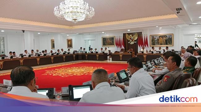 Prabowo ke Menteri: Jangan Ragu Telepon Saya, Kita Tinggalkan Hal yang Feodal