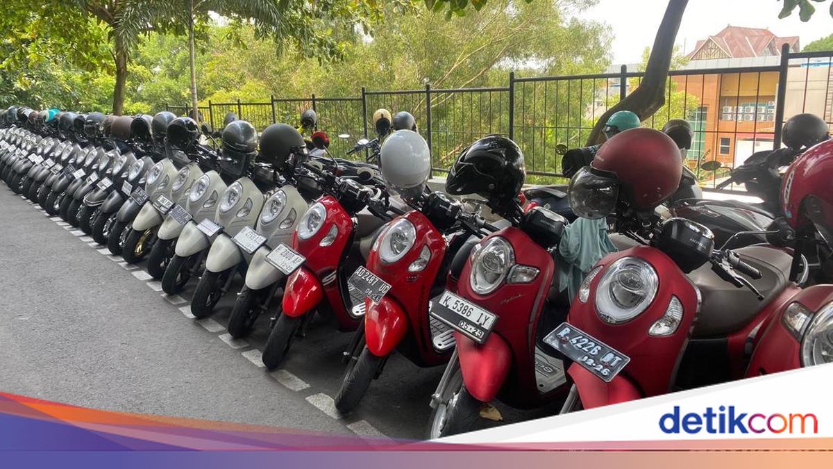 Potret Rapinya Deretan Motor di Parkiran FK Unnes yang Lagi Viral