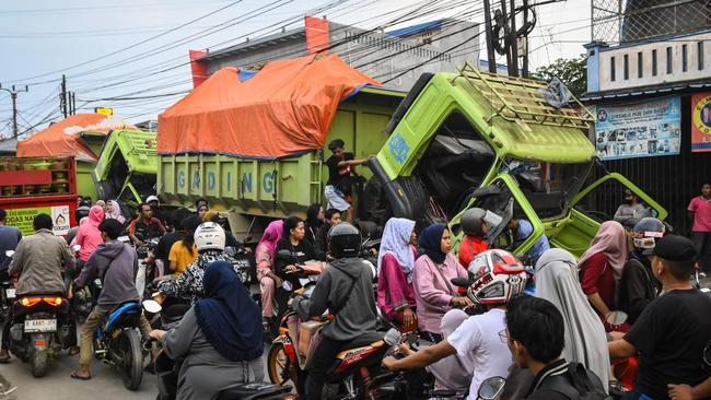 19 Truk Dirusak Warga Buntut Bocah Terlindas di Tangerang