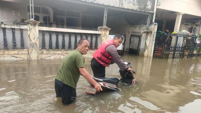 350 Keluarga Masih Terdampak Banjir Akibat Tanggul Jebol di Pondok Aren